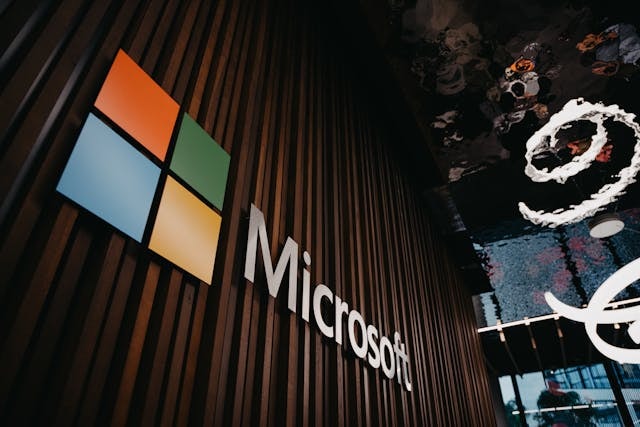 Differences between Microsoft 365 and Office 2021
